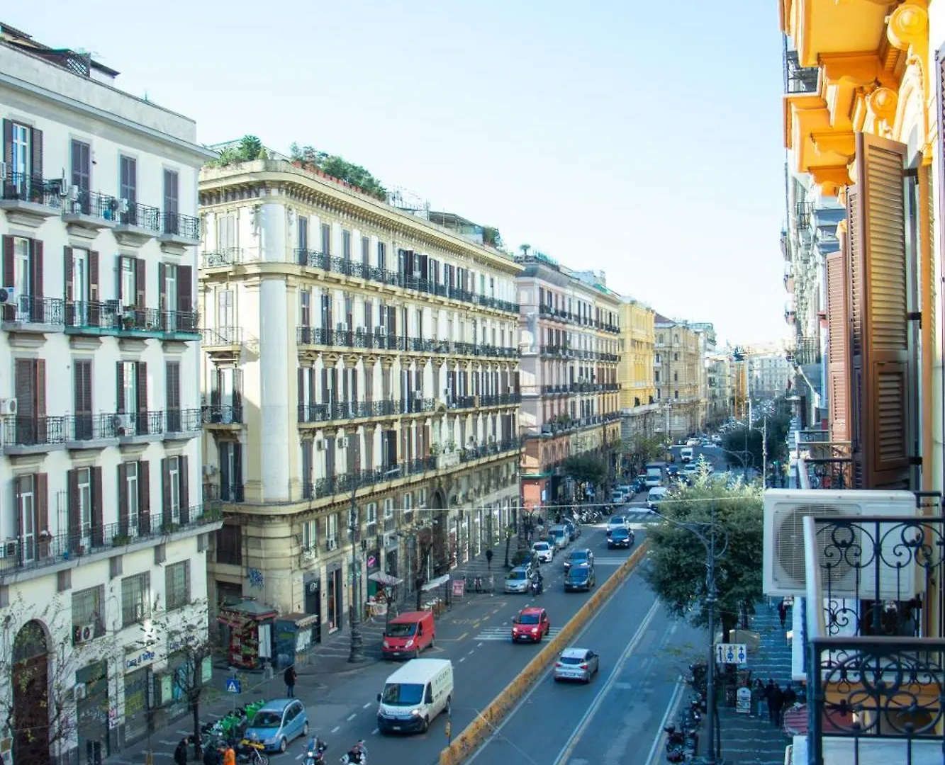 Beb Umberto I Napoli Hotel