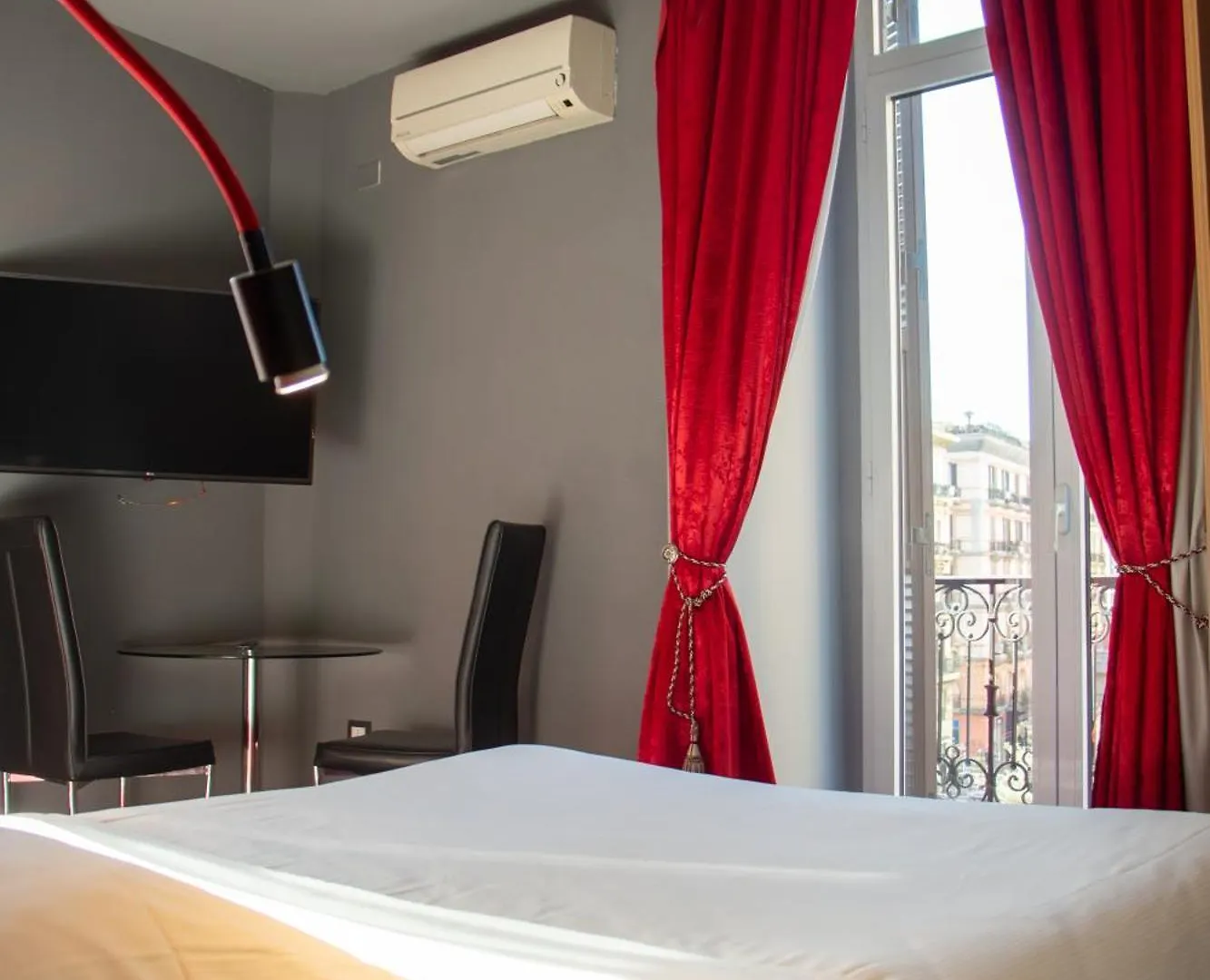 Beb Umberto I Napoli Hotel 0*, Naples Italy